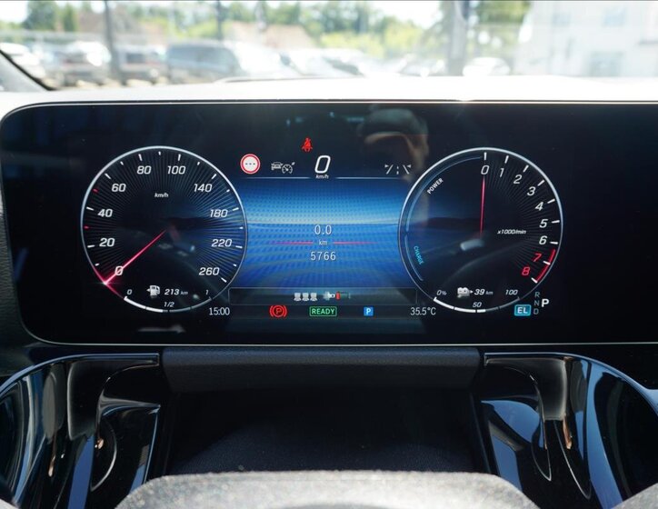 Mercedes-Benz GLA SUV 1,3 l 120 kw