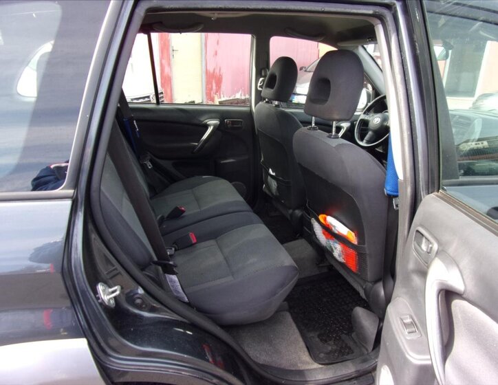 Toyota RAV4 Skříň 2,0 l 110 kw