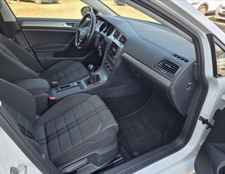 Volkswagen Golf Hatchback 1,2 l 63 kw