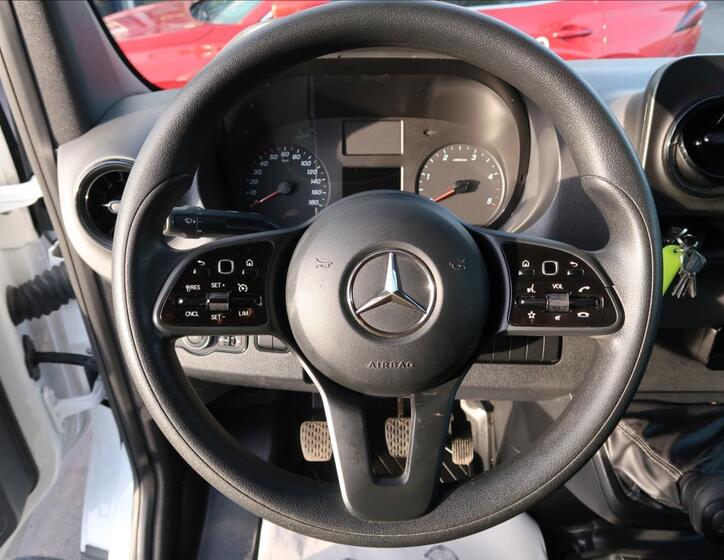 Mercedes-Benz Sprinter 16