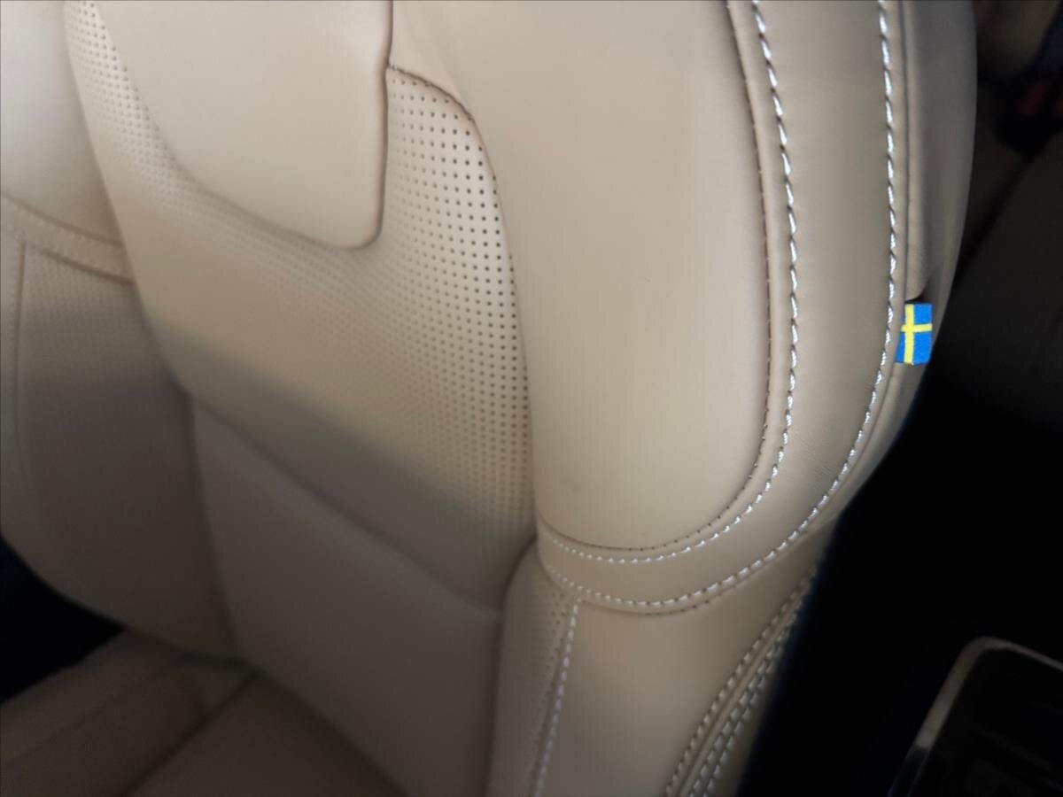 Volvo XC90 SUV 2,0 l 335 kw