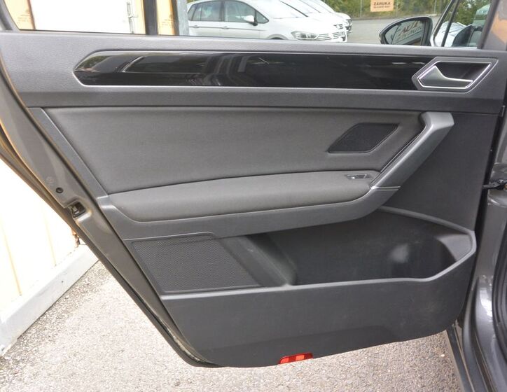 Volkswagen Touran 33