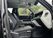 Land Rover Defender 32