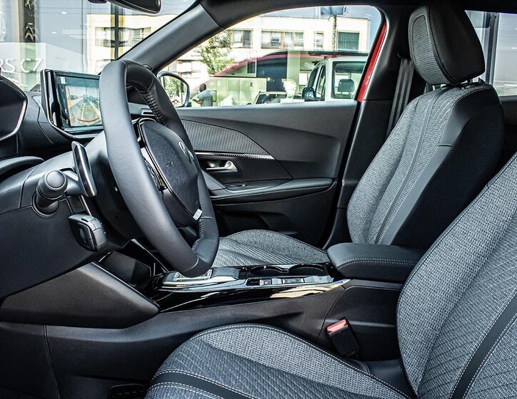 Peugeot 2008 SUV / Terénní 1,2 l 107 kw