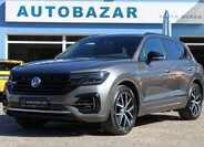 Volkswagen Touareg 1
