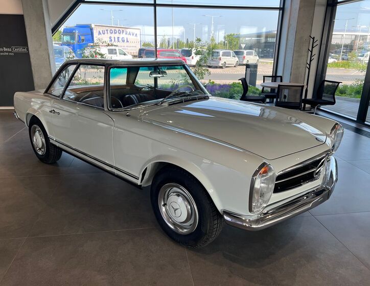 Mercedes-Benz Ostatní 4