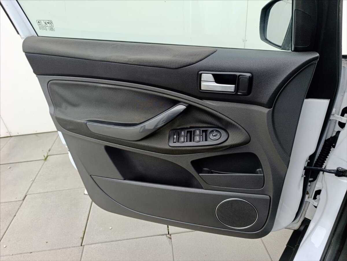 Ford Kuga SUV / Terénní 2,0 l 120 kw