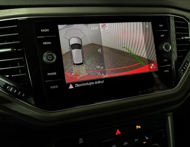 Volkswagen T-Roc SUV / Terénní 2,0 l 140 kw