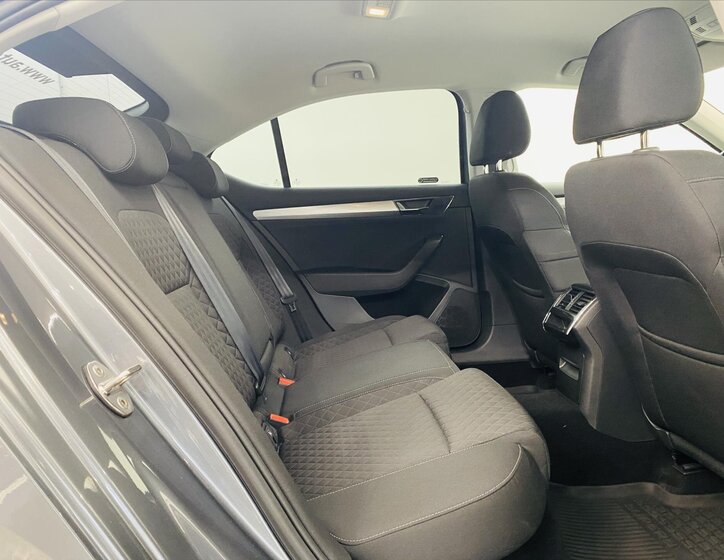 Škoda Superb Liftback 1,5 l 110 kw