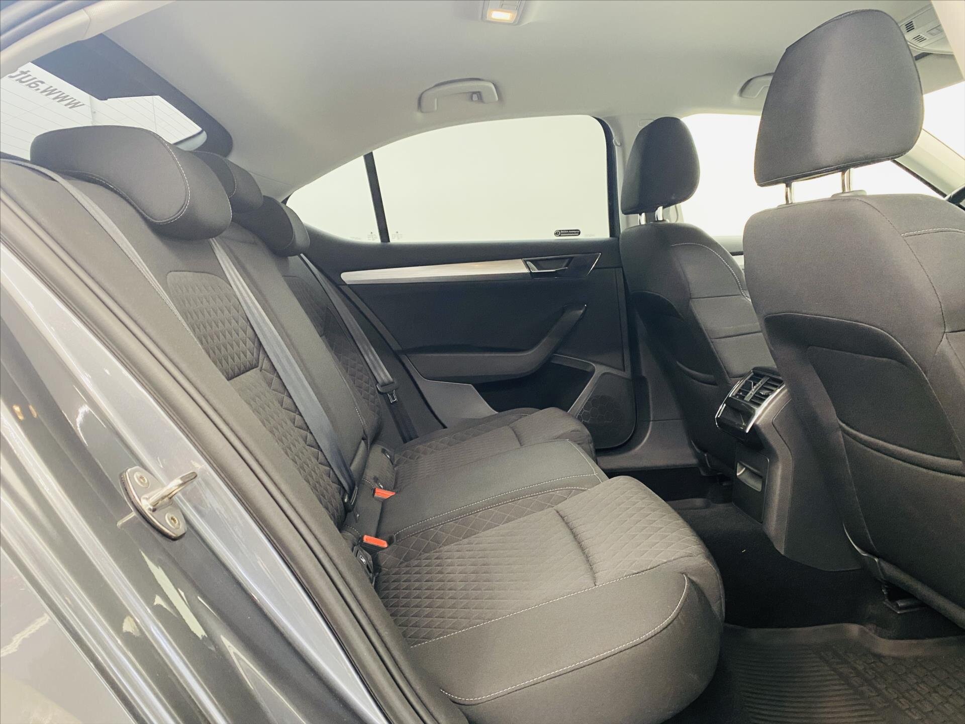 Škoda Superb Liftback 1,5 l 110 kw