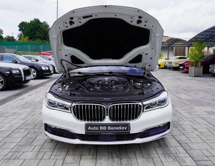BMW Řada 7 9