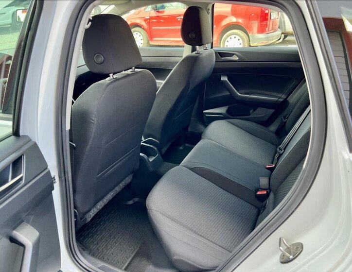 Volkswagen Polo Hatchback 999,0 70 kw