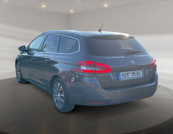 Peugeot 308 4