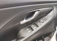 Hyundai i30 25