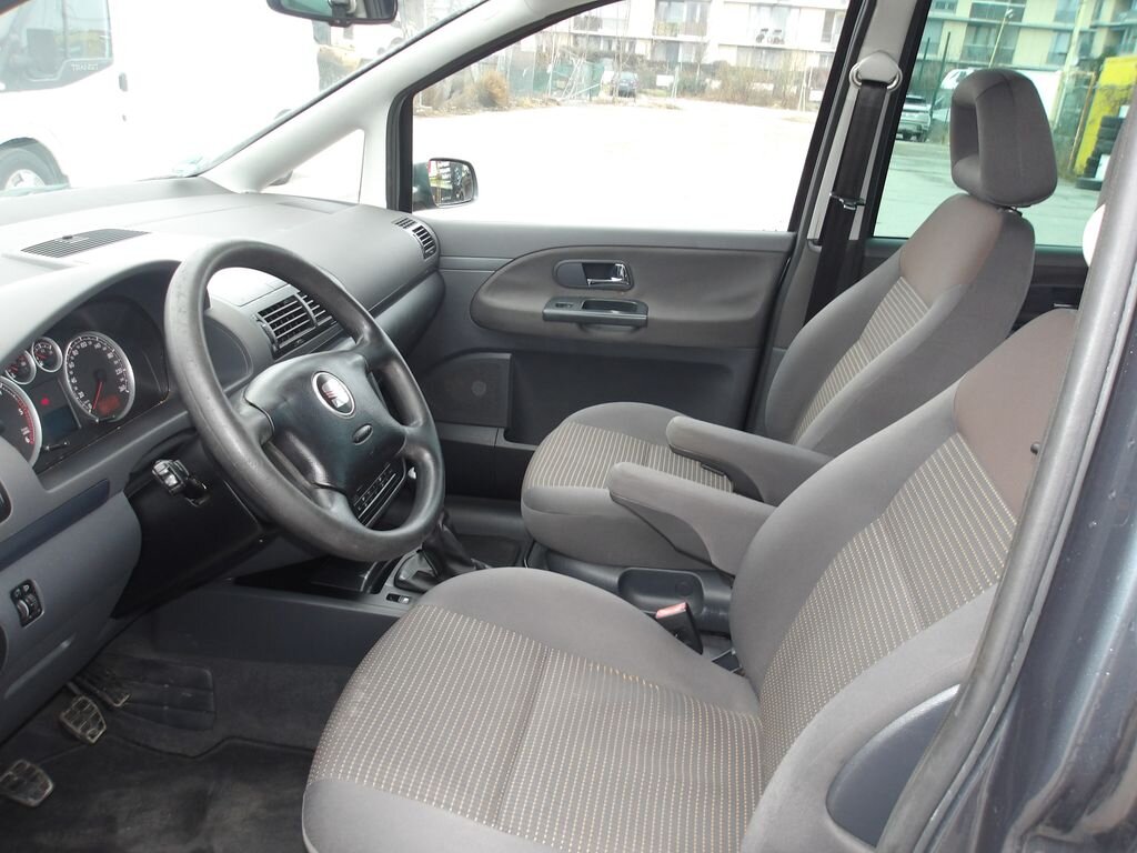 Volkswagen Sharan Kombi 2,0 l 103 kw