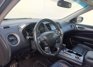 Nissan Pathfinder SUV 3,5 l 212 kw