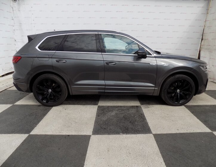 Volkswagen Touareg SUV / Terénní 3,0 l 210 kw