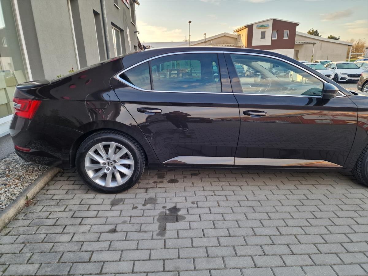 Škoda Superb Liftback 1,5 l 110 kw