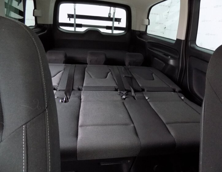 Mercedes-Benz Vito 21