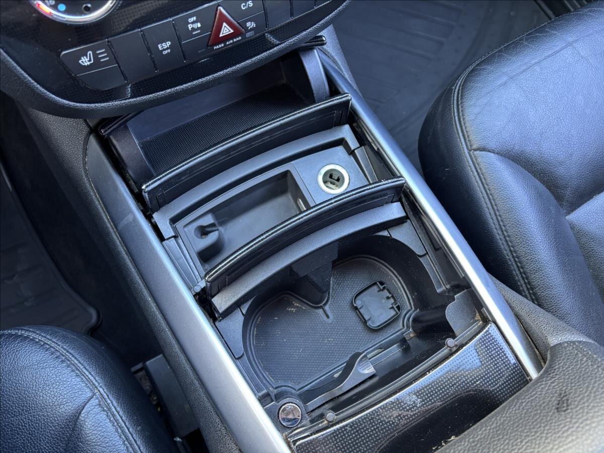 Mercedes-Benz Třídy R Kombi 3,0 l 165 kw