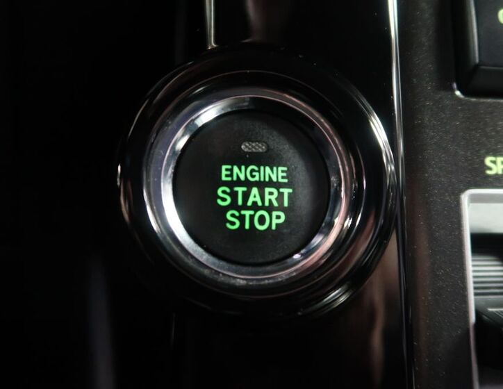 Toyota Land Cruiser 37