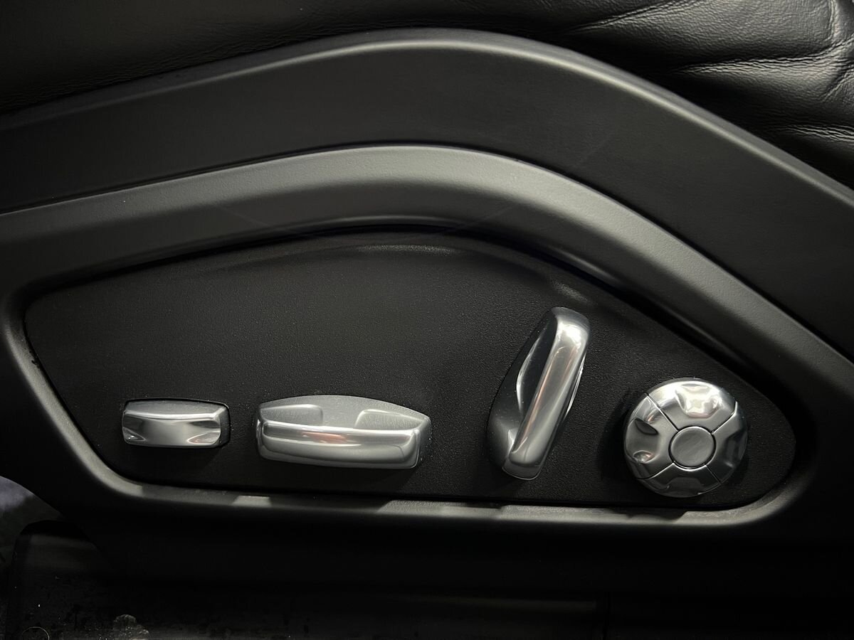 Porsche Panamera Liftback 4,0 l 310 kw