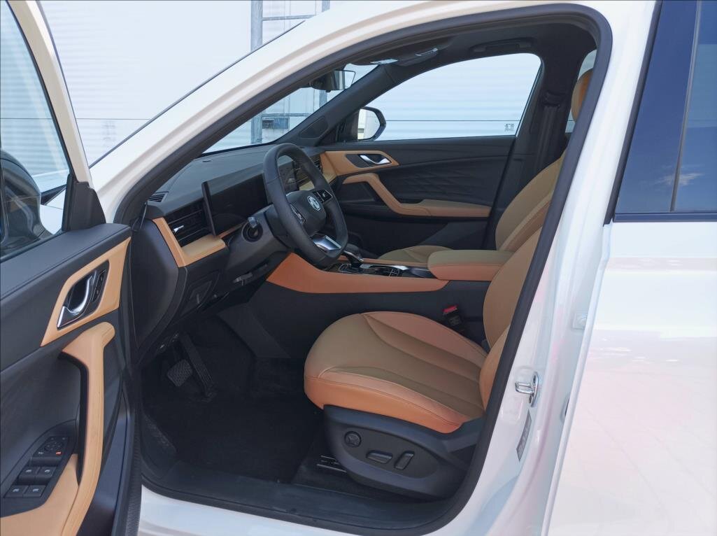 MG HS SUV / Terénní 1,5 l 125 kw