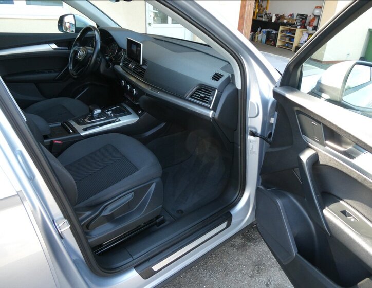 Audi Q5 SUV / Terénní 2,0 l 120 kw