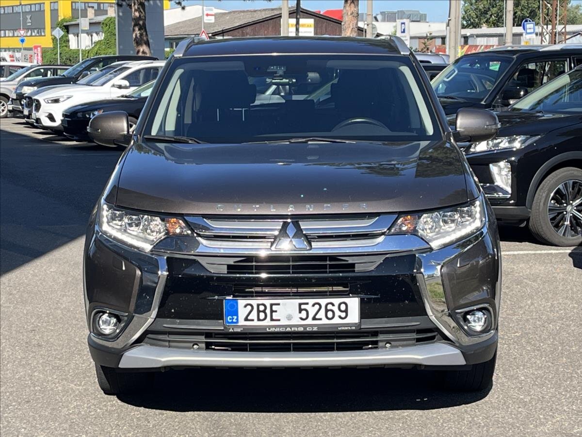 Mitsubishi Outlander SUV / Terénní 2,3 l 110 kw