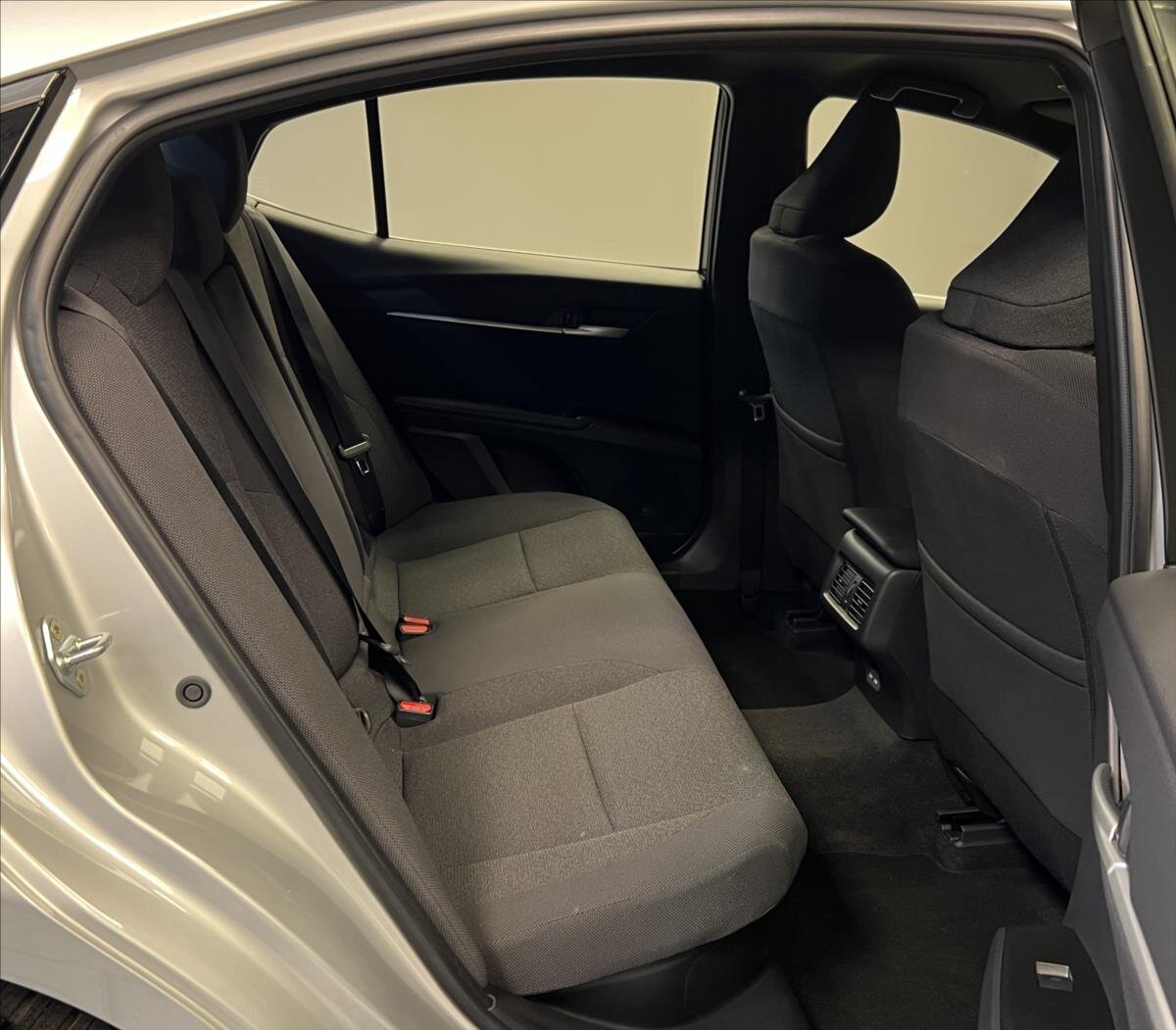 Toyota Camry Sedan / Limuzína 2,5 l 137 kw