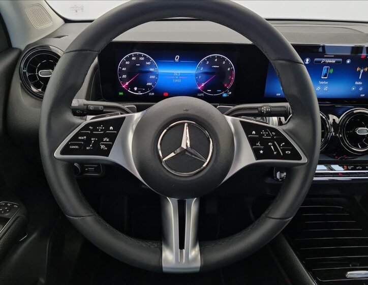 Mercedes-Benz GLB 10