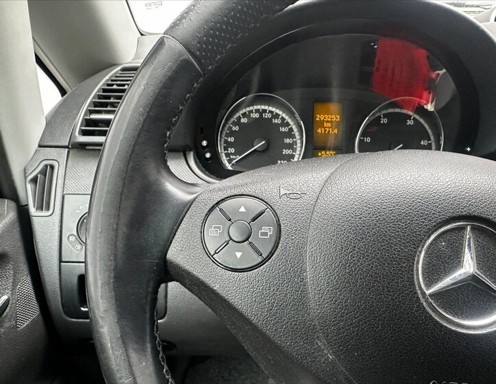 Mercedes-Benz Vito Kombi 2,1 l 120 kw