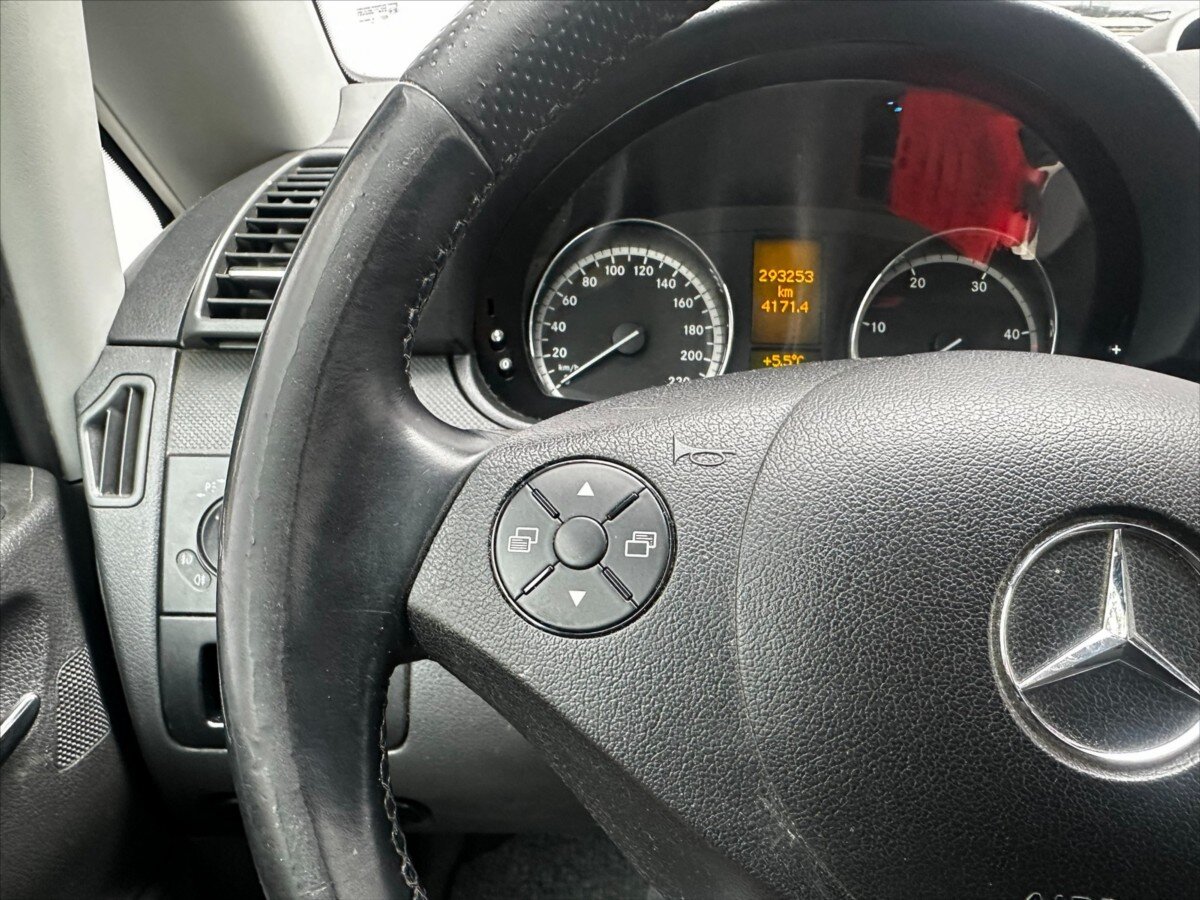 Mercedes-Benz Vito Kombi 2,1 l 120 kw