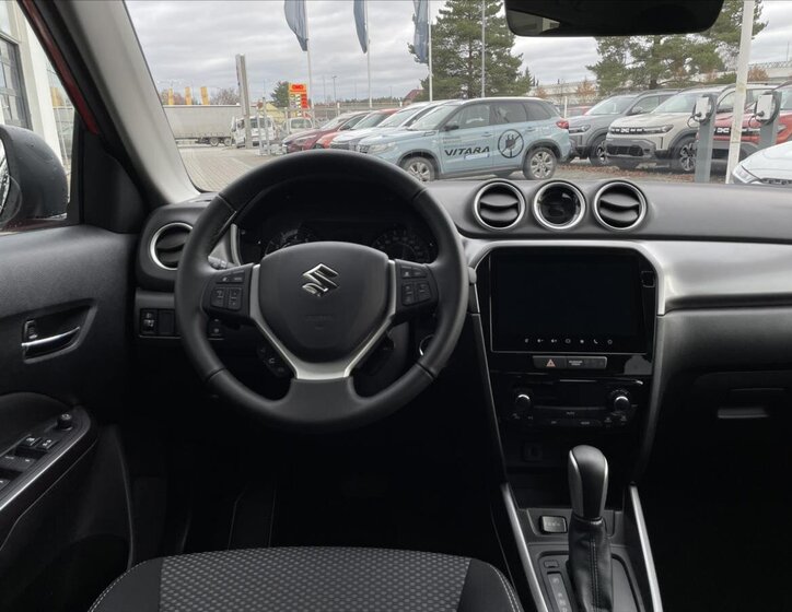 Suzuki Vitara SUV 1,4 l 81 kw