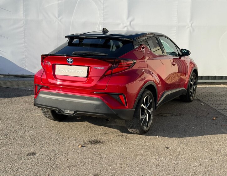 Toyota C-HR SUV 1,8 l 72 kw