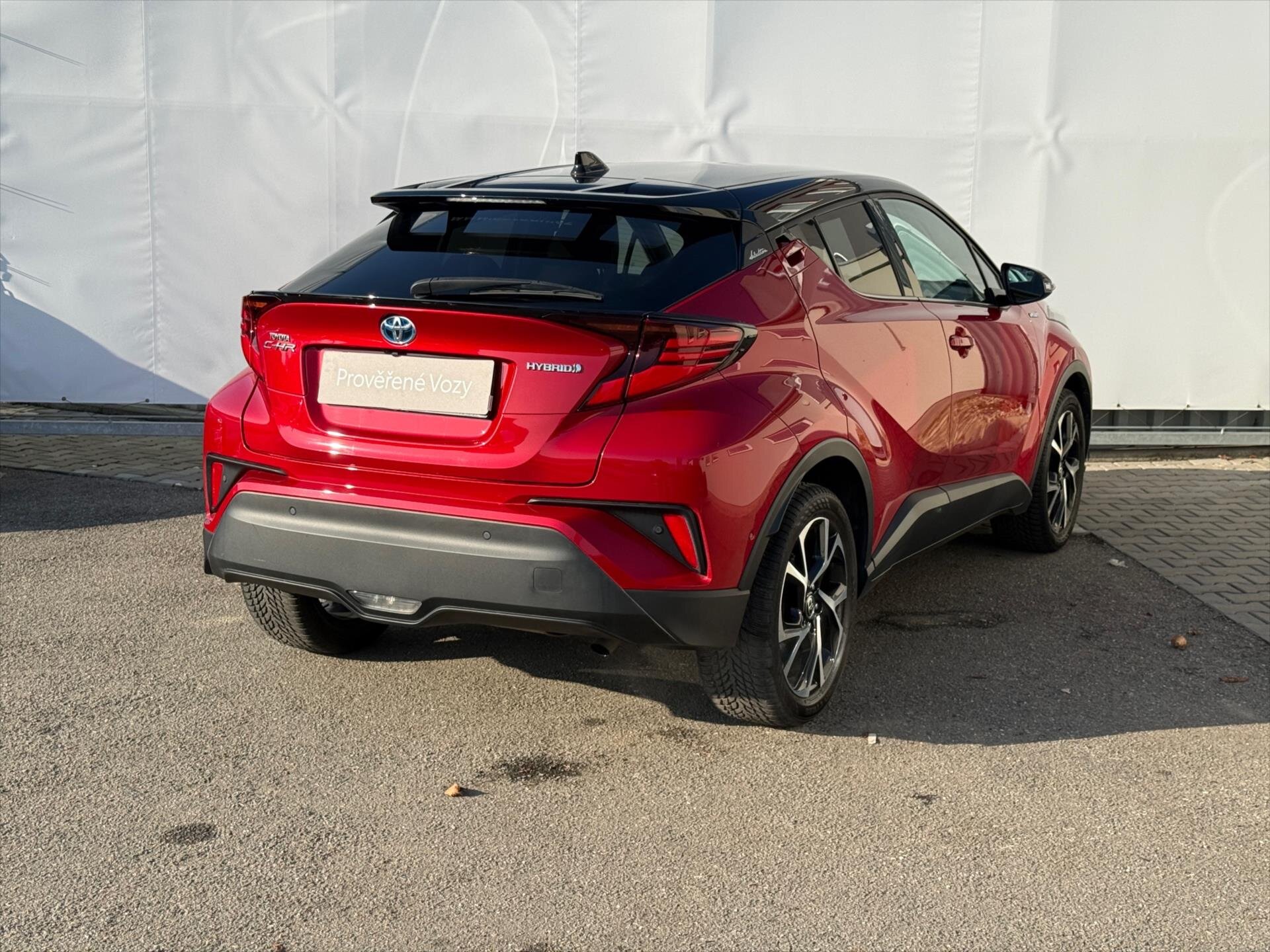 Toyota C-HR SUV 1,8 l 72 kw