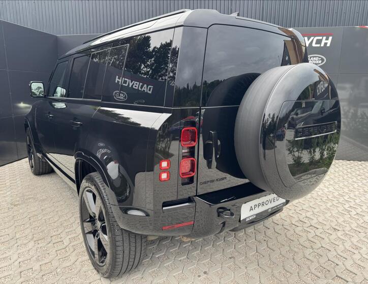 Land Rover Defender 6