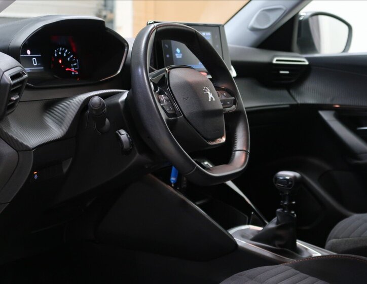Peugeot 2008 SUV / Terénní 1,2 l 74 kw