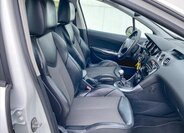 Peugeot 308 Hatchback 1,6 l 147 kw