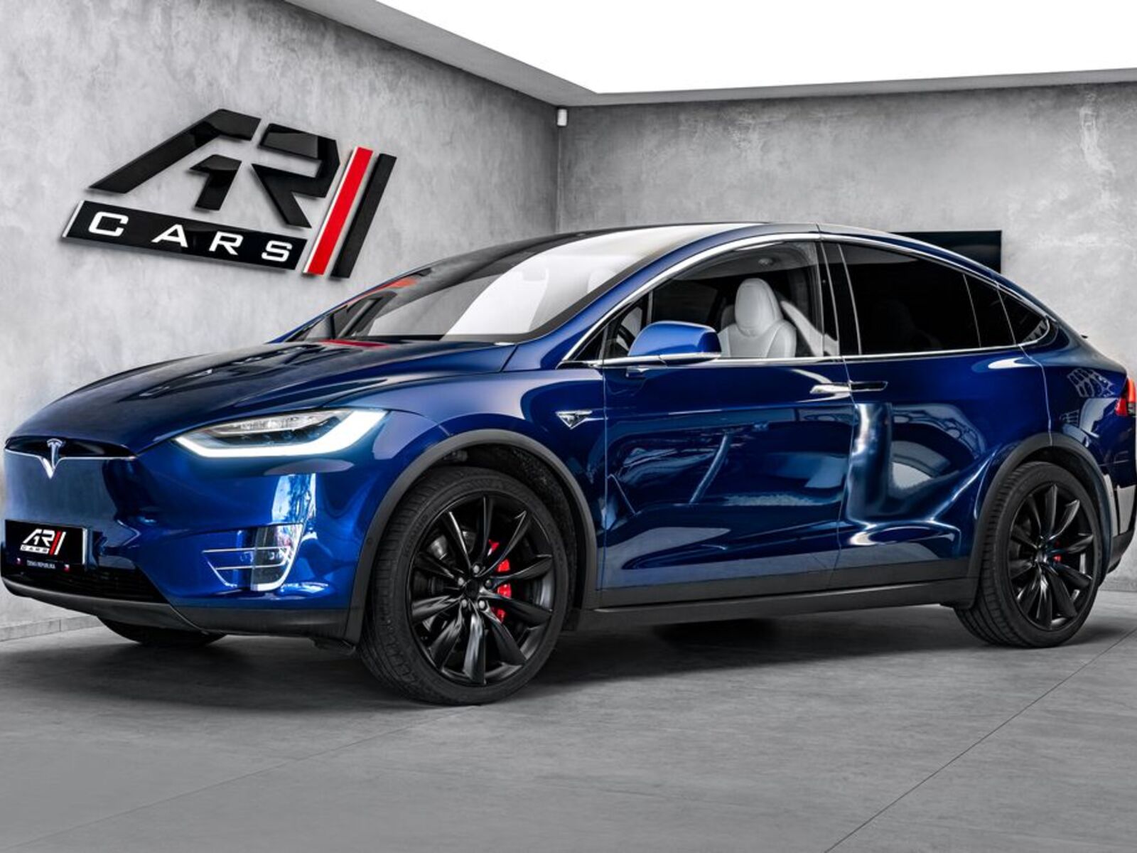Tesla Model X 1