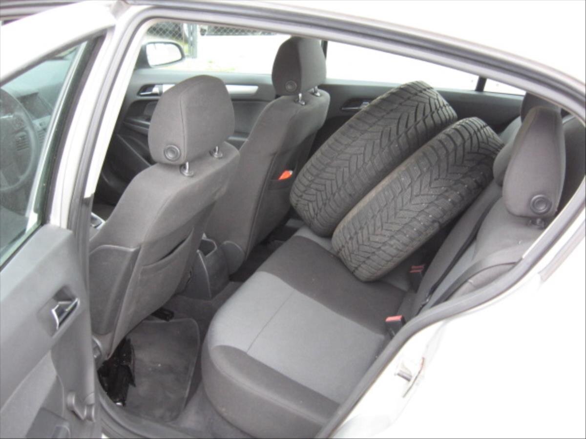Opel Astra Hatchback 1,6 l 77 kw