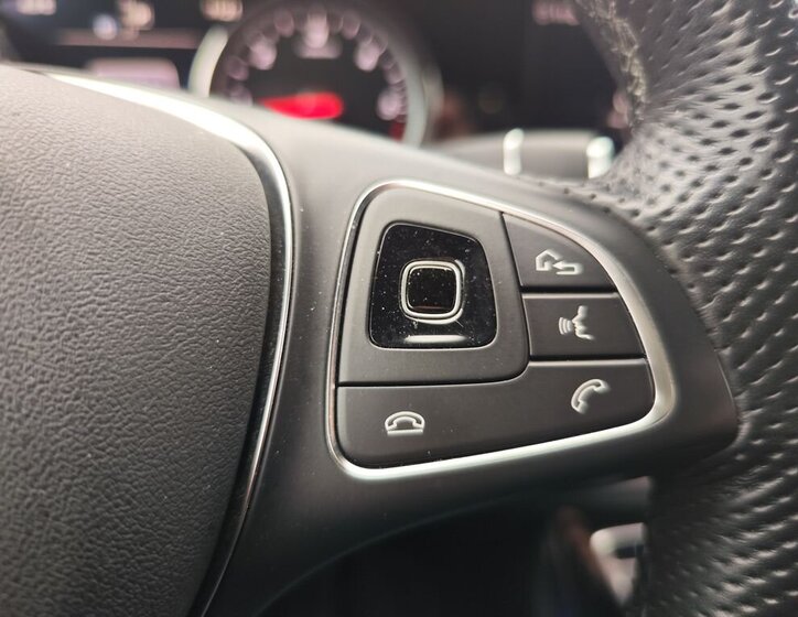 Mercedes-Benz Třídy E Sedan 3,0 l 190 kw