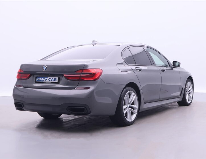 BMW Řada 7 Sedan / Limuzína 4,4 l 330 kw