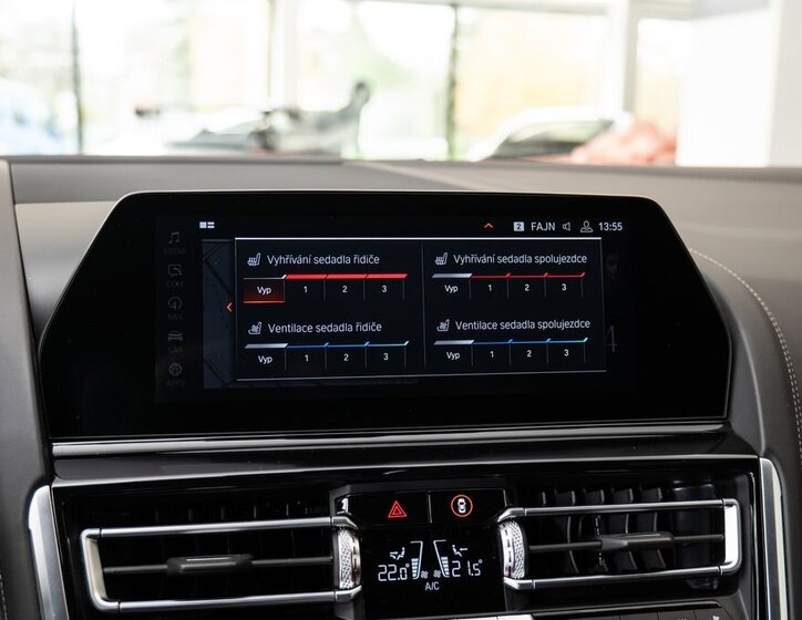 BMW Řada 8 Kupé 4,4 l 390 kw