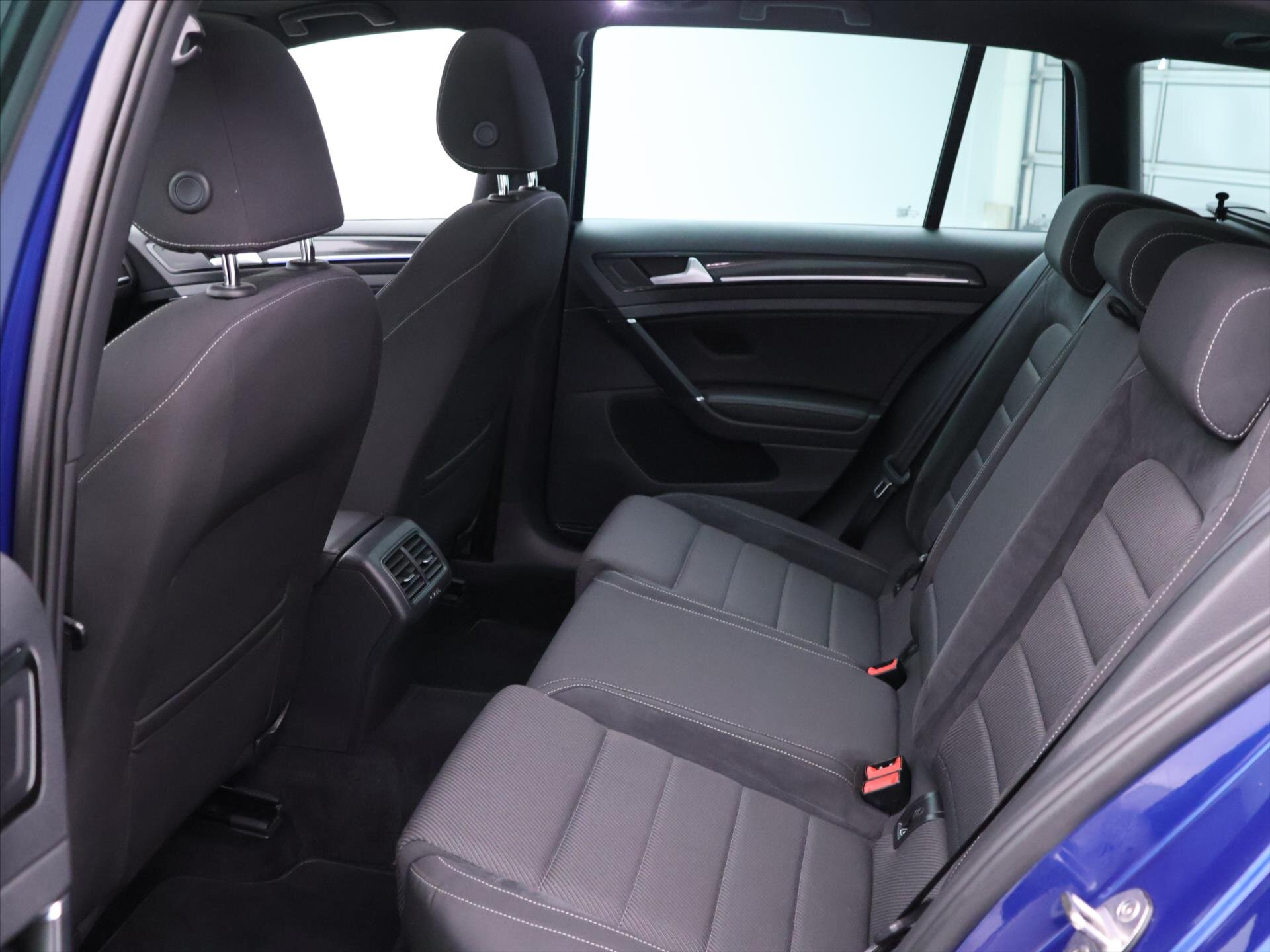 Volkswagen Golf Kombi 2,0 l 228 kw