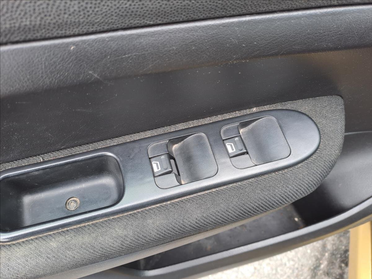 Peugeot 307 Hatchback 1,4 l 65 kw