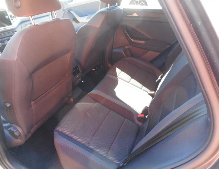 Volkswagen T-Roc SUV / Terénní 1,5 l 110 kw