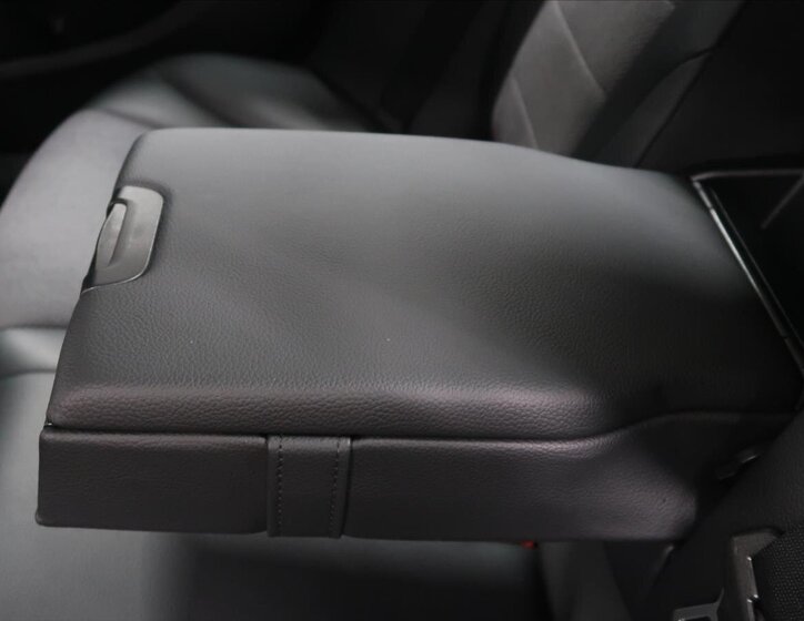 Mercedes-Benz Třídy C Sedan / Limuzína 2,1 l 125 kw