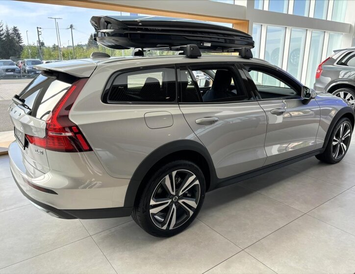 Volvo V60 Kombi 2,0 l 145 kw