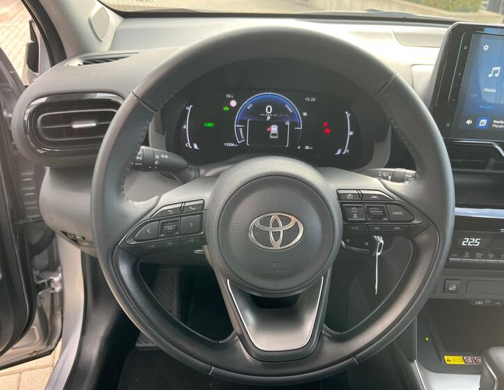 Toyota Yaris Cross 19